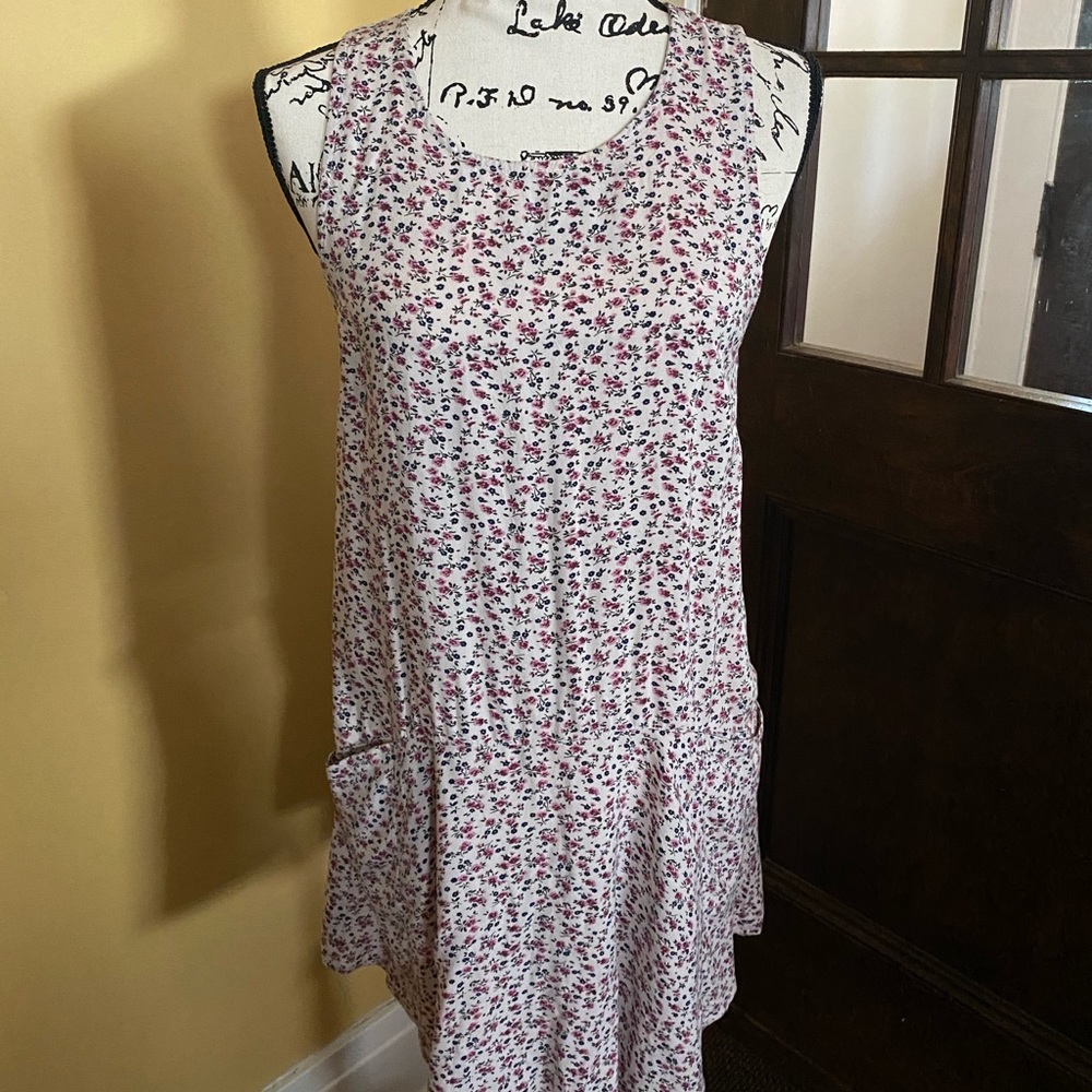 American Eagle Floral dress with pockets 💕✨